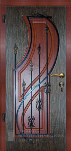 Фото «Дверь с ковкой №8»  в Аперелевке